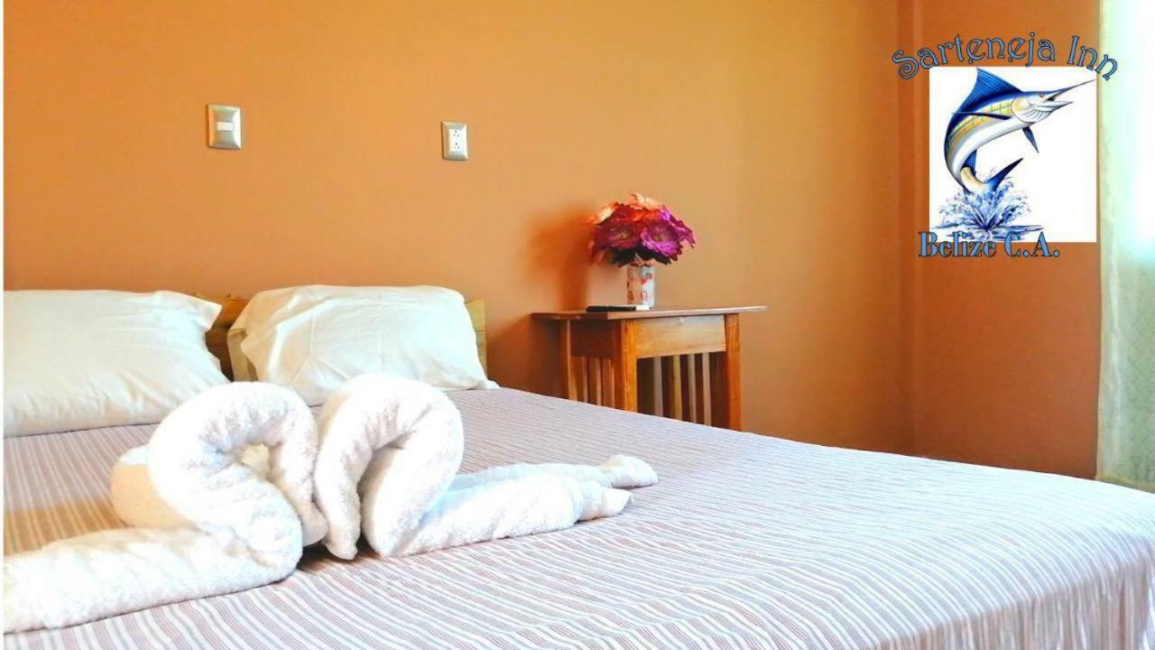Sarteneja Inn Luaran gambar